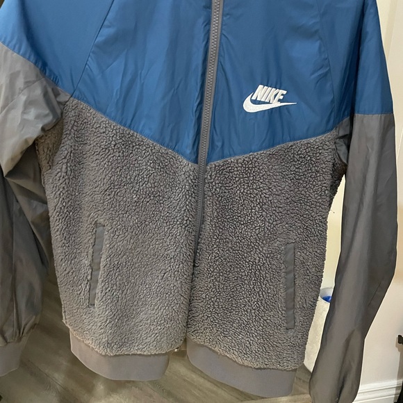 Nike Jacket - Picture 2 of 4